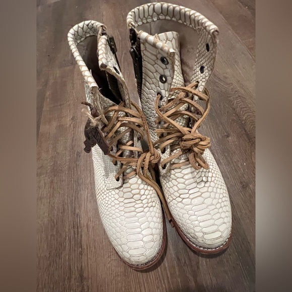 Cream Textured Women's Boots - Picture 11 of 11